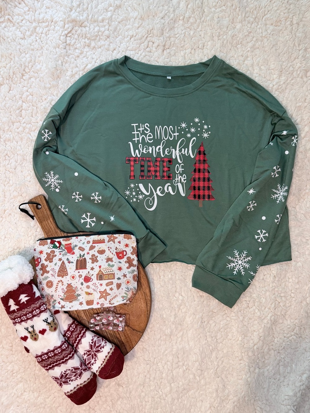 NEW Christmas Crop Sweatshirt XXL Sherpa Socks Gingerbread Bag Claw Clip & Pin